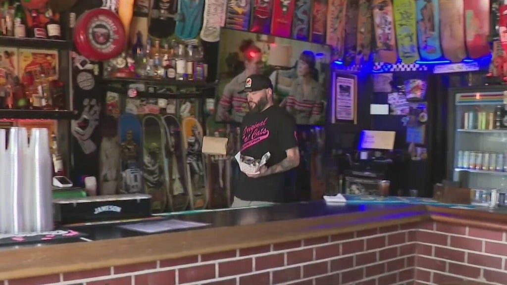 Fort Lauderdale proposes earlier closing times for downtown bars, facing pushback from business owners — CBS Miami, Munich Dining news