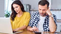 Home sellers cut asking prices on 3,000 properties a day — BBC Business, Munich Real Estate news
