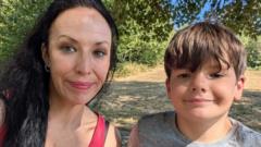 'Tone deaf at best' - advice to stock up on essentials worries experts and low-income families — BBC Business
