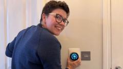 Before you crank up the thermostat, try these tips to keep your house warmer for longer — BBC Business, Munich Business news
