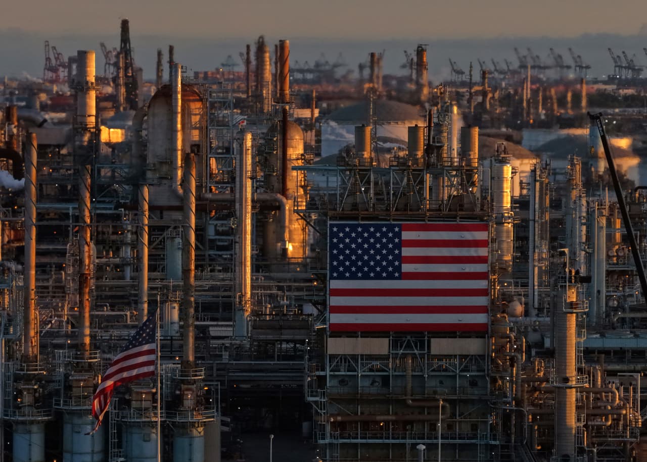 U.S. oil-refinery stocks are up roughly 150% this year. How long could this historic run last? — Munich Sports news